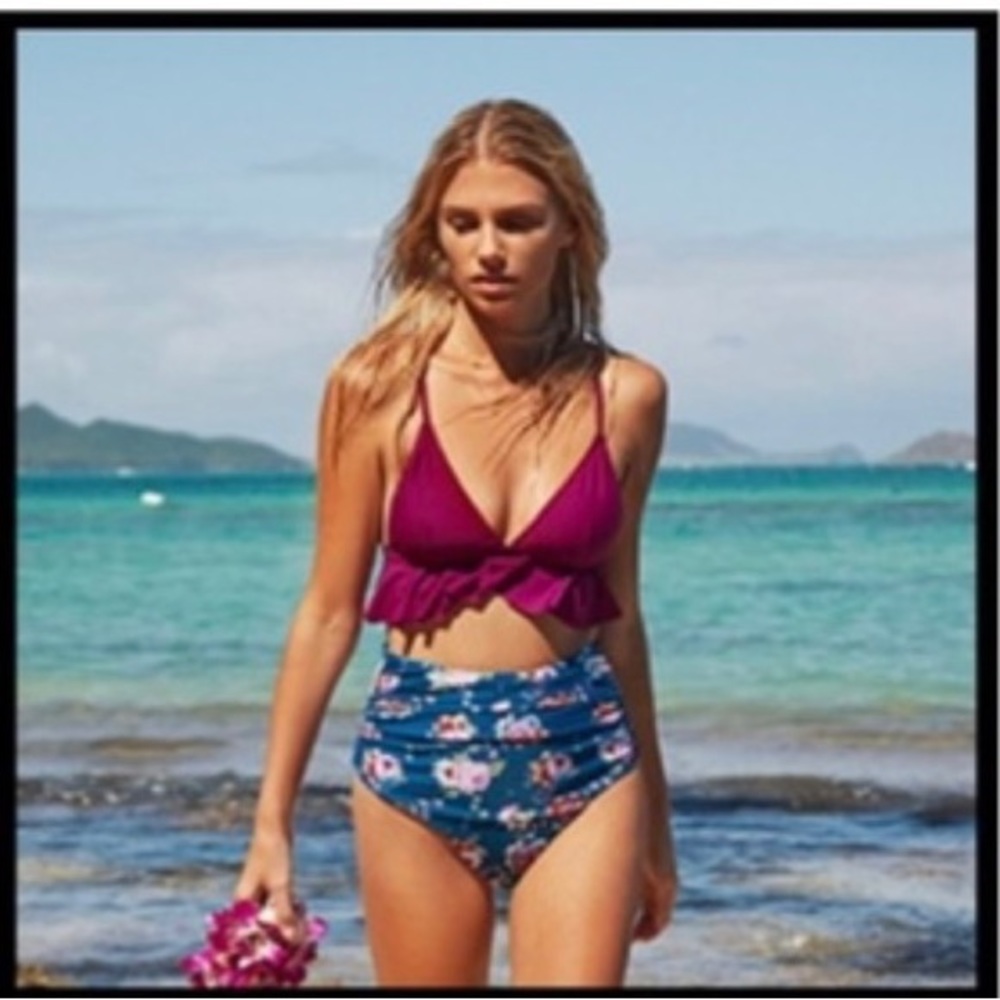 NWT Cupshe Plum and Floral Reversible Bikini Large
